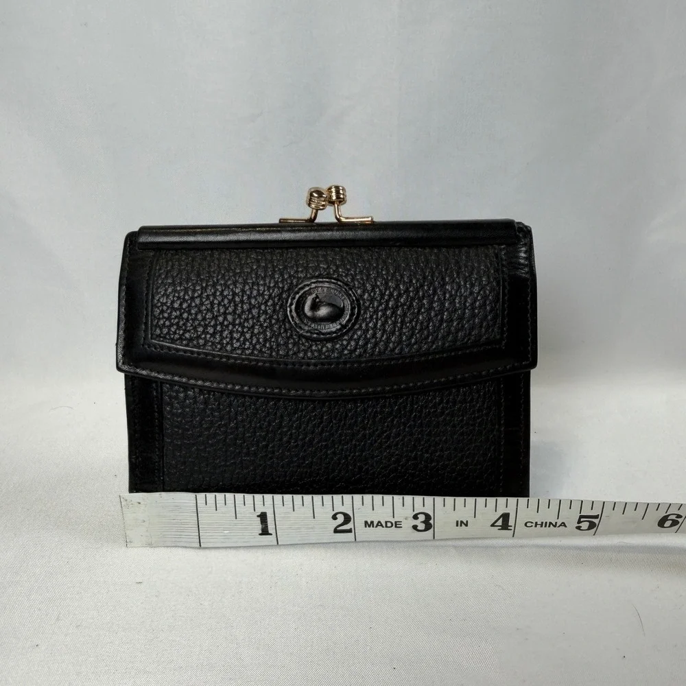 Dooney & Bourke good pre